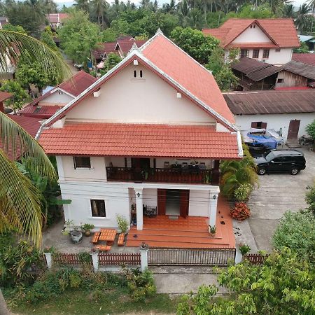 A Tee Guesthouse Luang Prabang Exterior photo