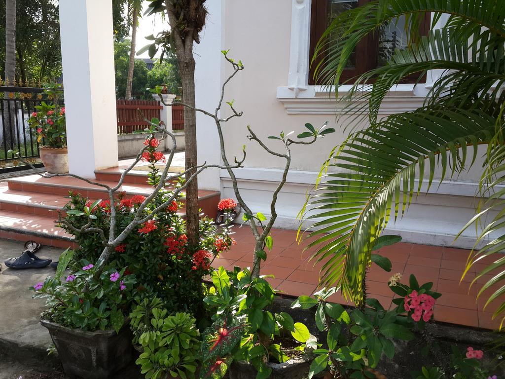 A Tee Guesthouse Luang Prabang Exterior photo